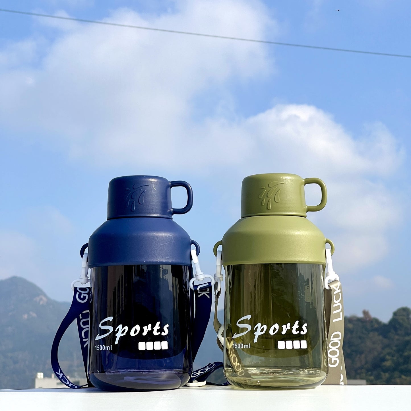Unisex Großvolumige Trinkflasche mit praktischem Ausgießer Brehn