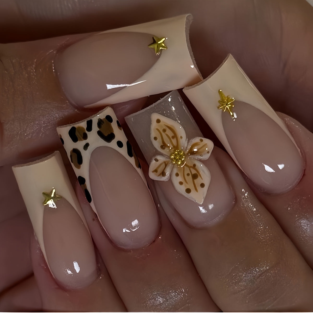 Künstlerische florale und Tierdruck Press-On Nagelkunst Brehn