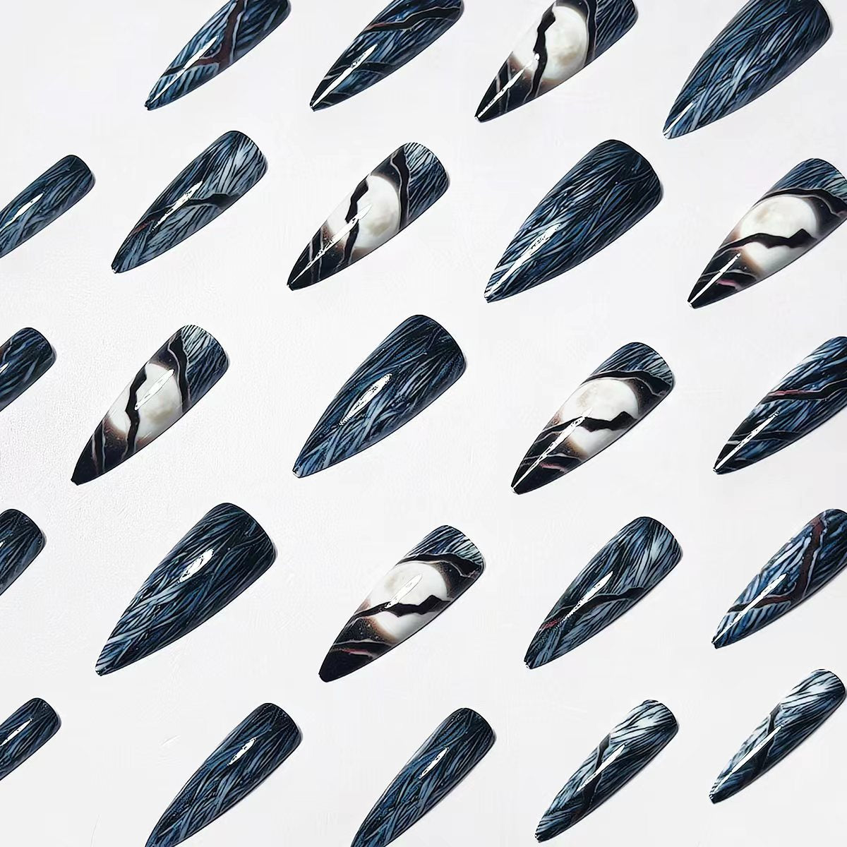 Kunstnägel Im Futuristischen Mond-Design Brehn
