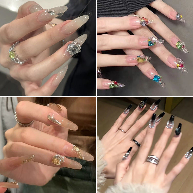 Glamouröse mit Strass verzierten Press-On-Nagelerweiterungen Brehn