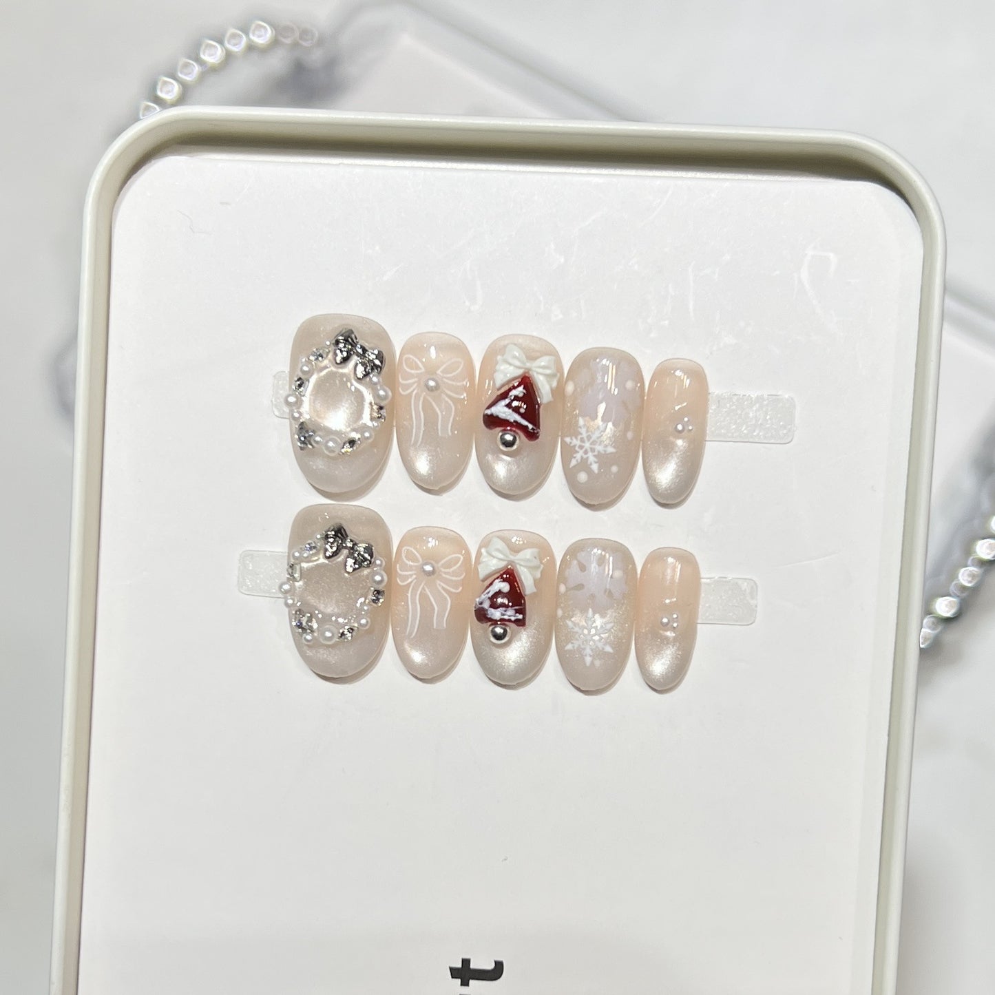 Themen Press-On Nagelkunstset mit Hello Kitty Designs Brehn