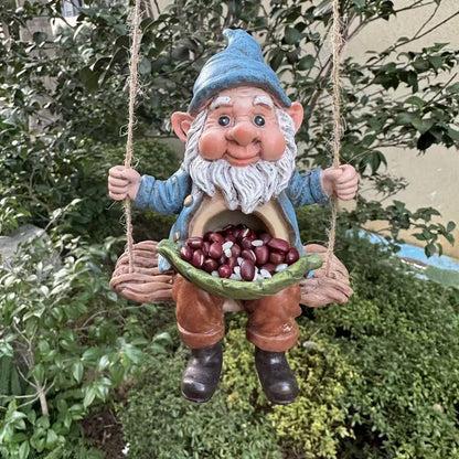 Gartenwichtel auf Schaukel Brehn