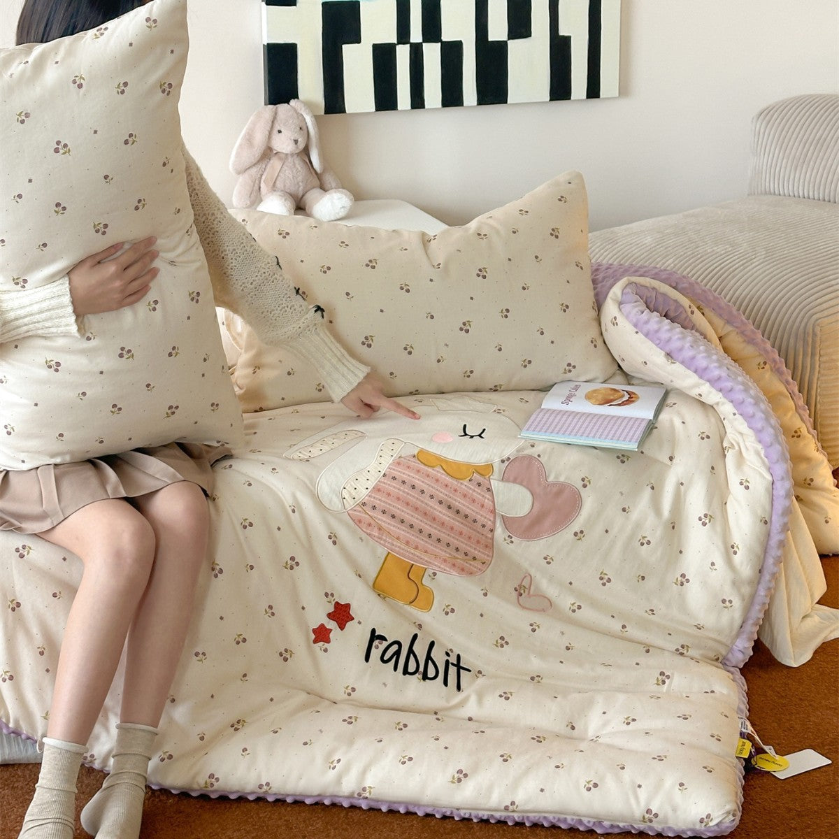 Quilted Baumwollmischung Applikation Hase Komforter Set mit Wendbarem Minky Besatz und Dekorativen Kissenbezügen