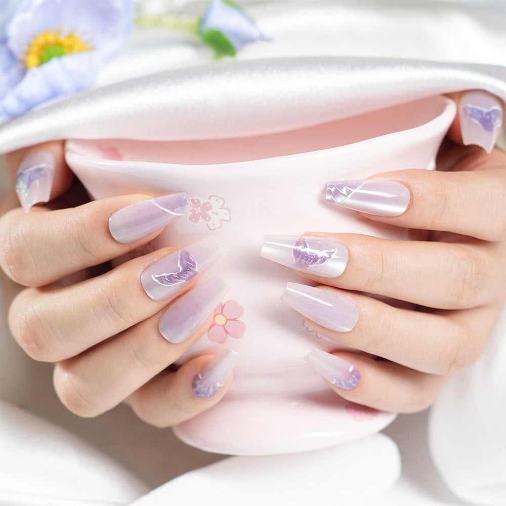Künstlerische Press-On-Nageldesigns Brehn