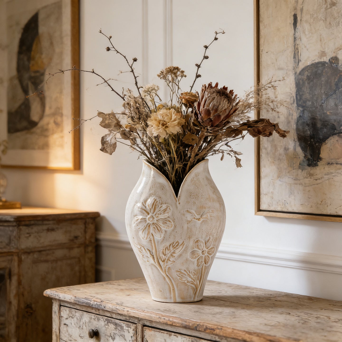 Handgefertigte strukturierte Steingut-Blumenrelief-Bud-Vase
