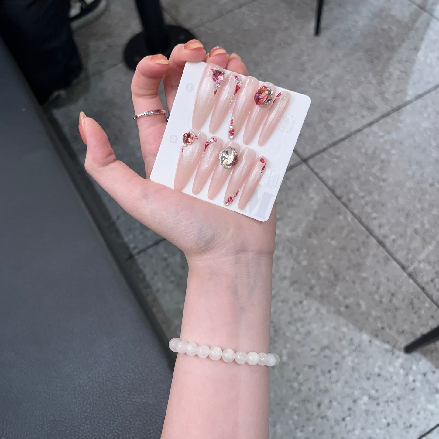 Glamouröses Stiletto Nagelkunstset Brehn