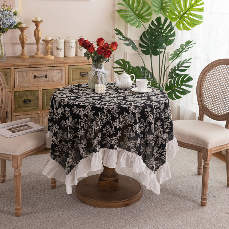 Bunte Tischdecke mit Blumenmuster