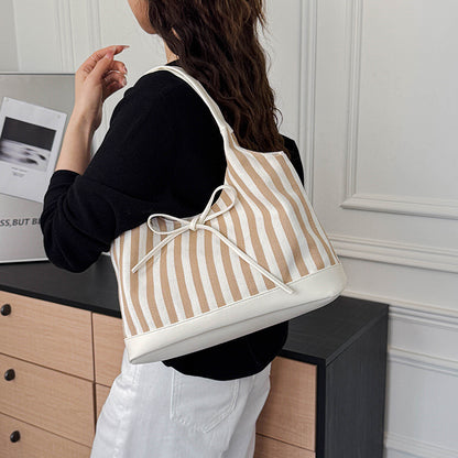 Gestreifte Freizeit-Shopper-Tasche