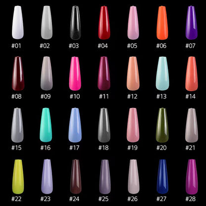 Kunstnägel mit langem French Tip Design Brehn