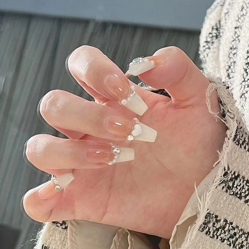 Künstliche Fingernägel mit Herz-Design Brehn