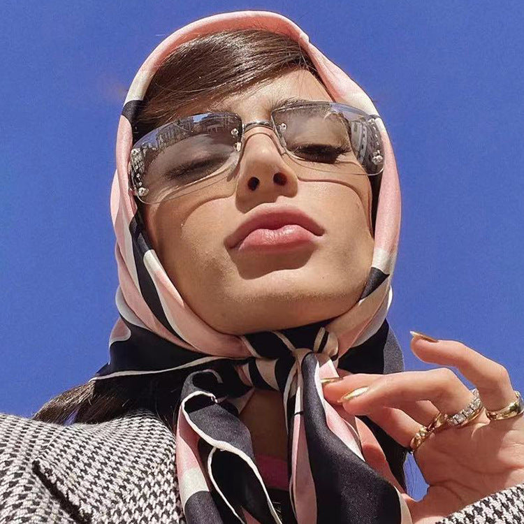 Damen extravagante Sonnenbrille im modernen Design mit feinen Akzenten Brehn