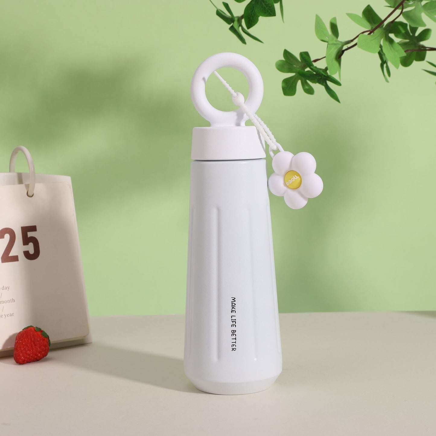 Damen stilvolle Kunststoff-Trinkflasche mit Charm Brehn