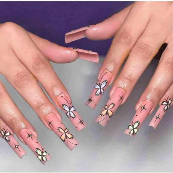 Künstlerische florale Ombre-Nagelspitzen Brehn