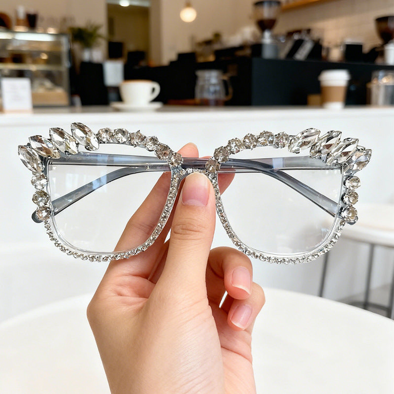Glamouröse mit Strass veredelte Katzenaugen-Sonnenbrille Brehn