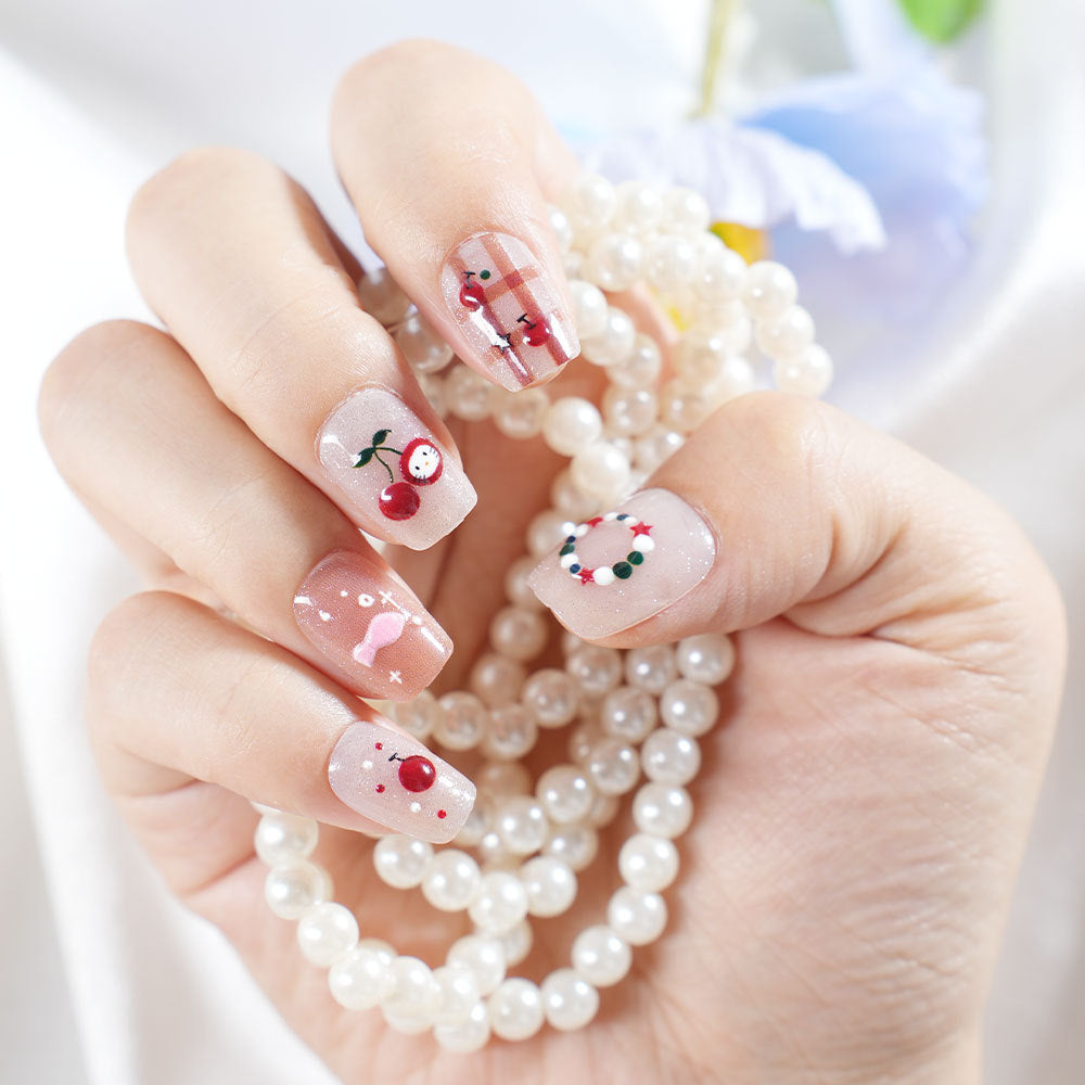 Künstlerisches Press-On-Nagelset mit fantasievollen Designs Brehn