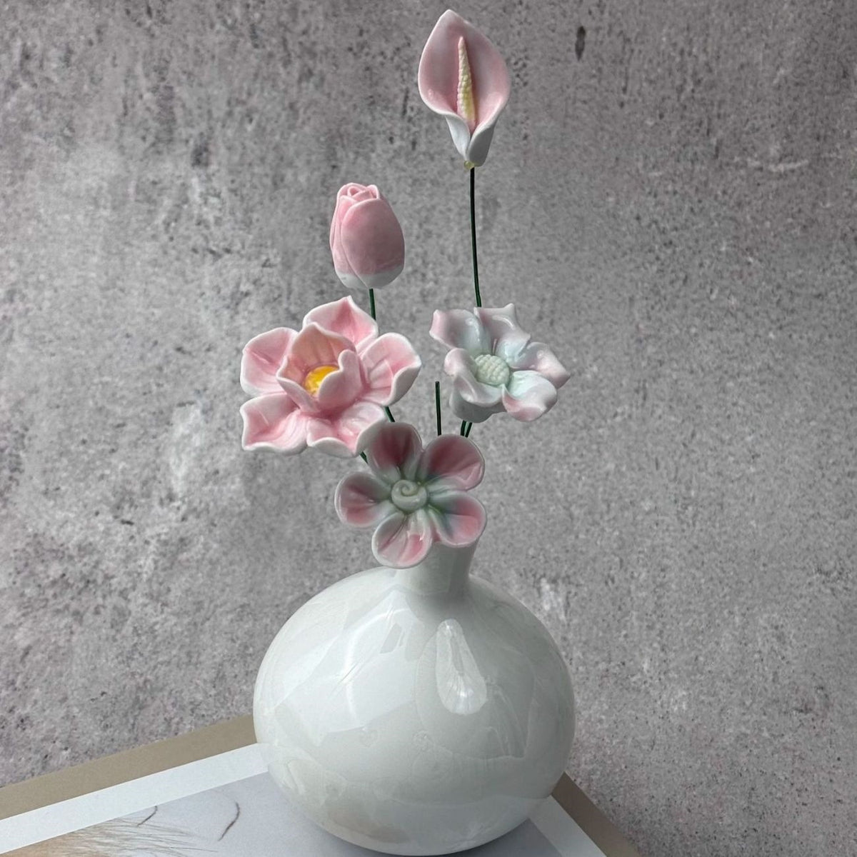 Elegante florale dekorative Vase