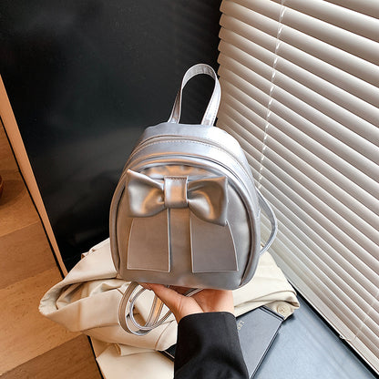 Bogenakzentierter Faux-Leder Mini-Rucksack