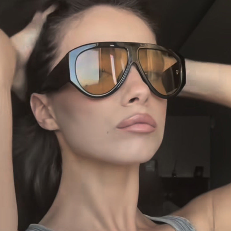 Damen modische Sonnenbrille im modernen Design mit breitem Rahmen Brehn