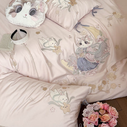 Exklusive Satin-Bettwäschegarnitur mit detailreicher Stickerei Katzen- und Mondmotiv