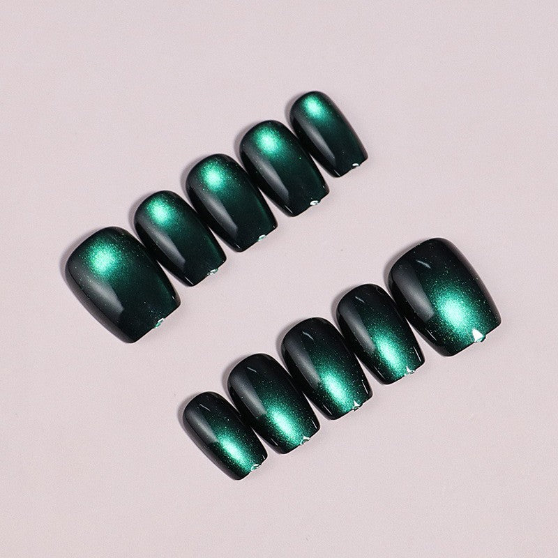 Stylisches irideszentes Press-On-Nagelset Brehn