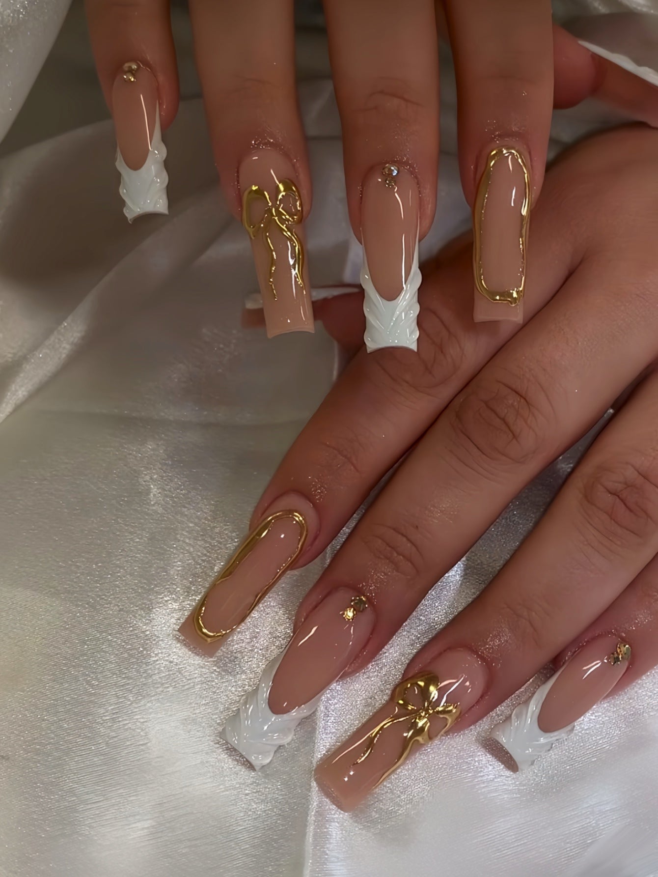 Dekorative lange Press-On-Nagelverlängerungen Brehn