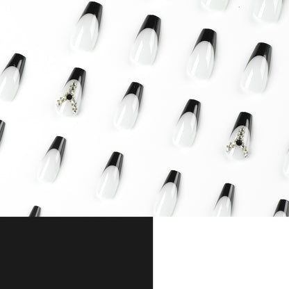 Kunstvolle Nagelverlängerungen mit Glitzer- und Ombre-Details Brehn