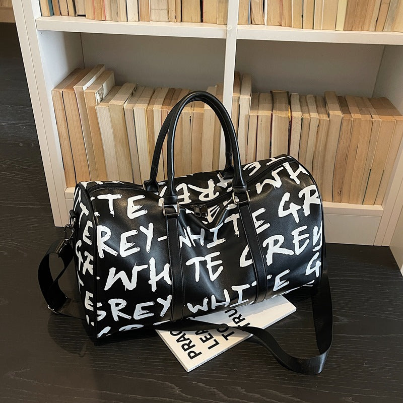 Sportliche Reisetasche mit Innovativem Schriftzug Brehn