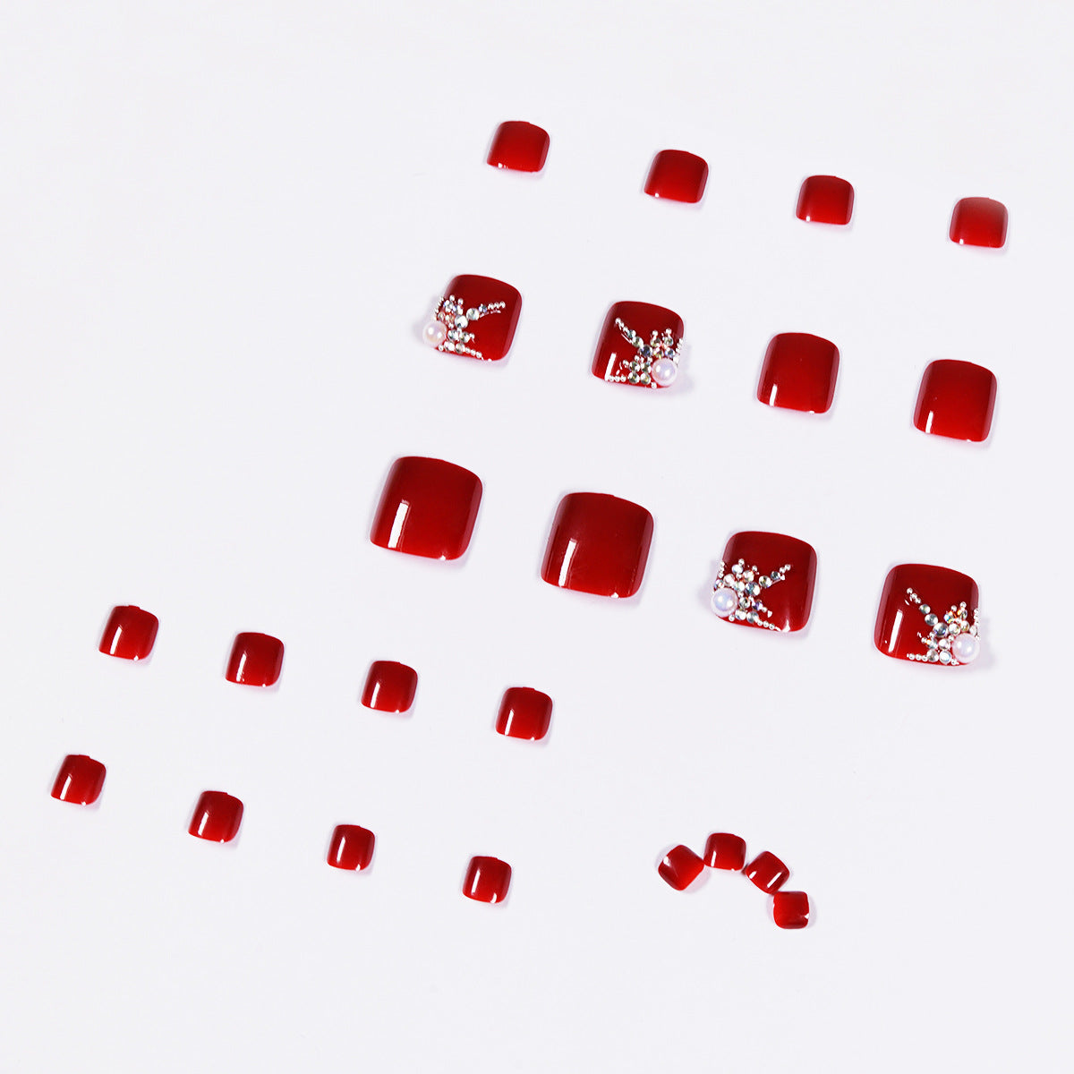 Kunstvolle Fußnagelgestaltung mit elegantem Strass-Design Brehn