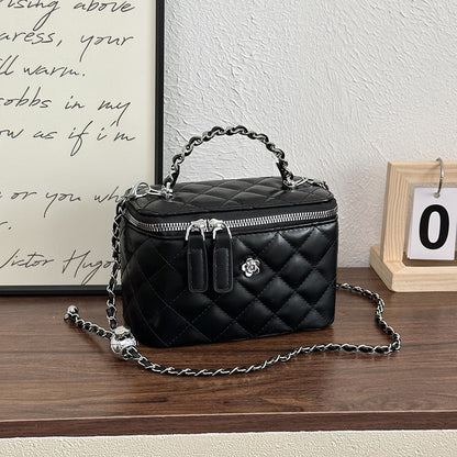 Gepolsterte Kettenriemen-Handtasche