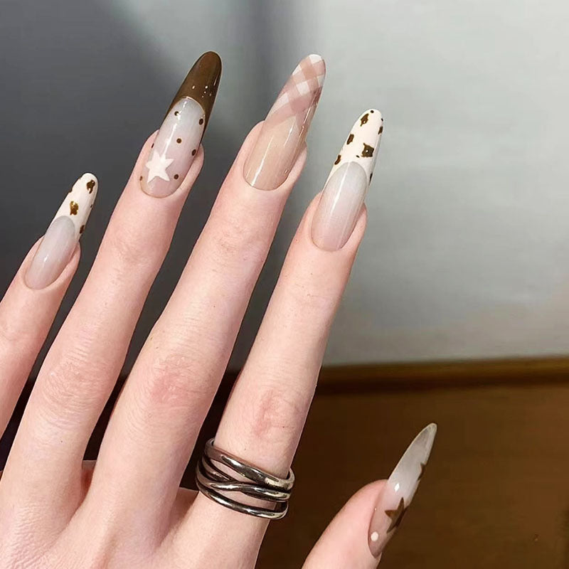 Dekorative Nagelkunst Brehn