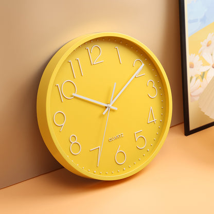 Wanduhr im minimalistischem und eleganten Design Brehn