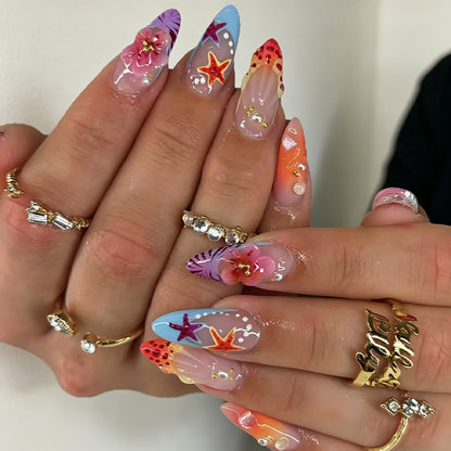 Elegante Kunstnägel mit floralen Motiven Brehn