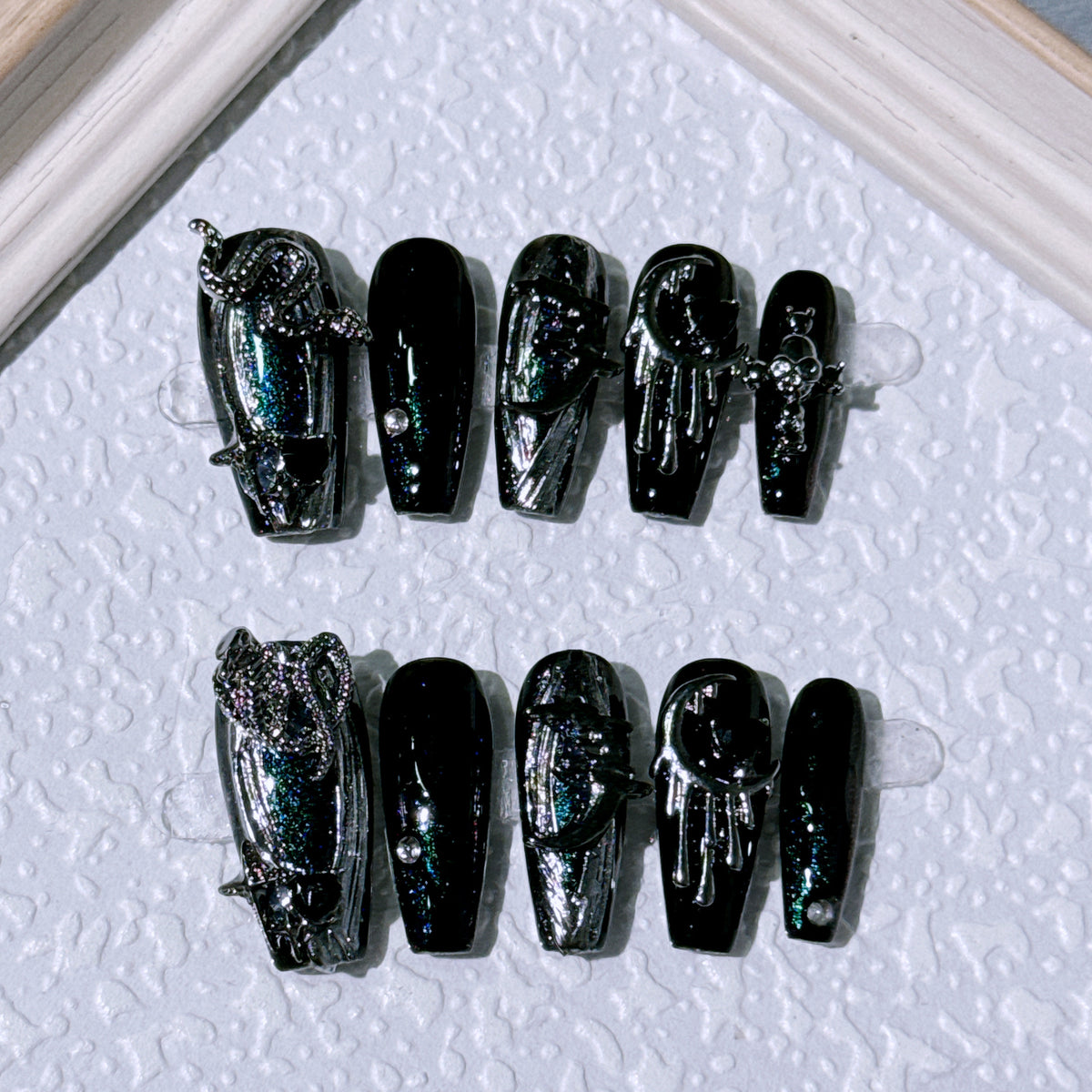 Gothic Chrome Press-On Nail Set