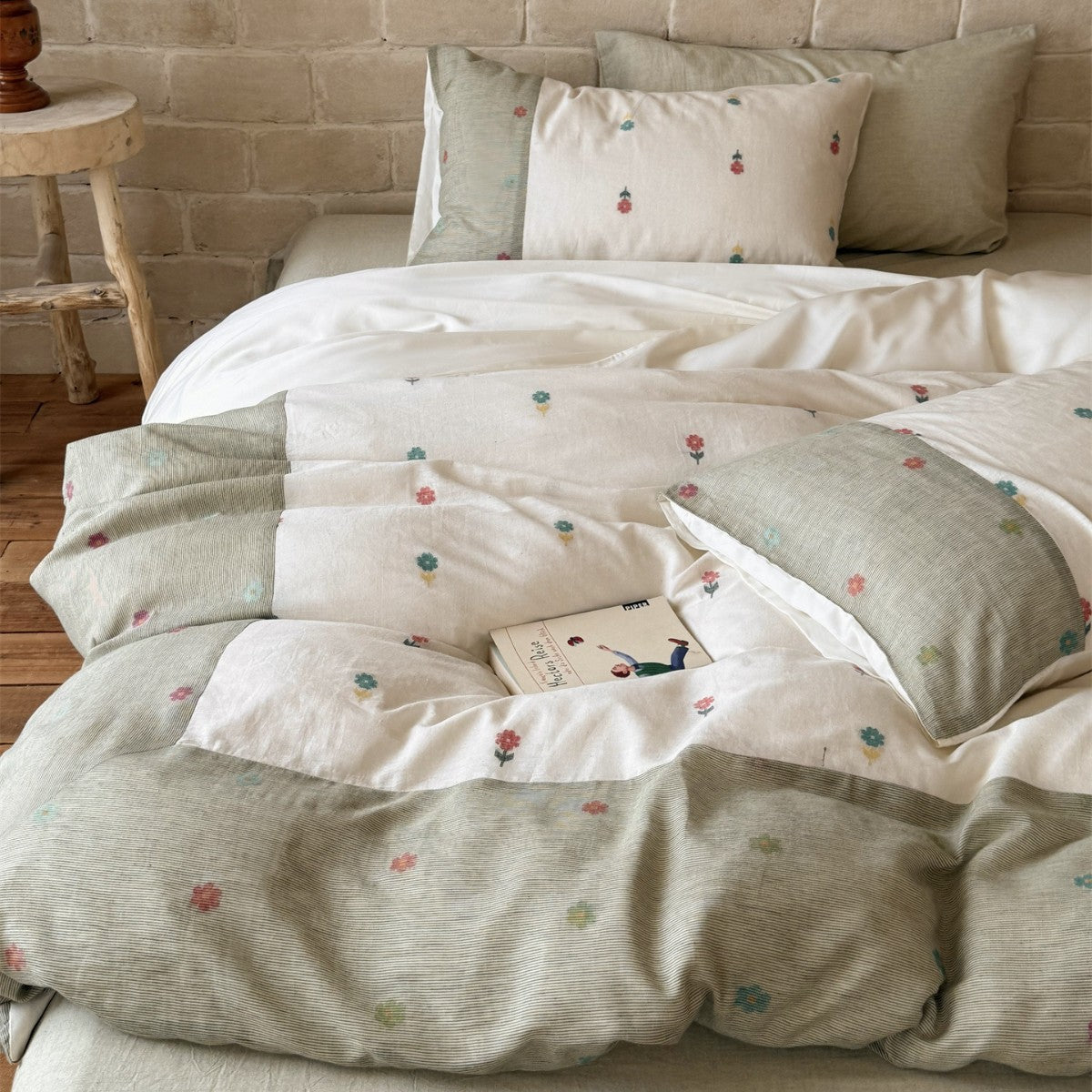 Florales Patchwork Baumwoll-Leinen Bettdeckenbezug Set mit gesticktem Zweigmotiv