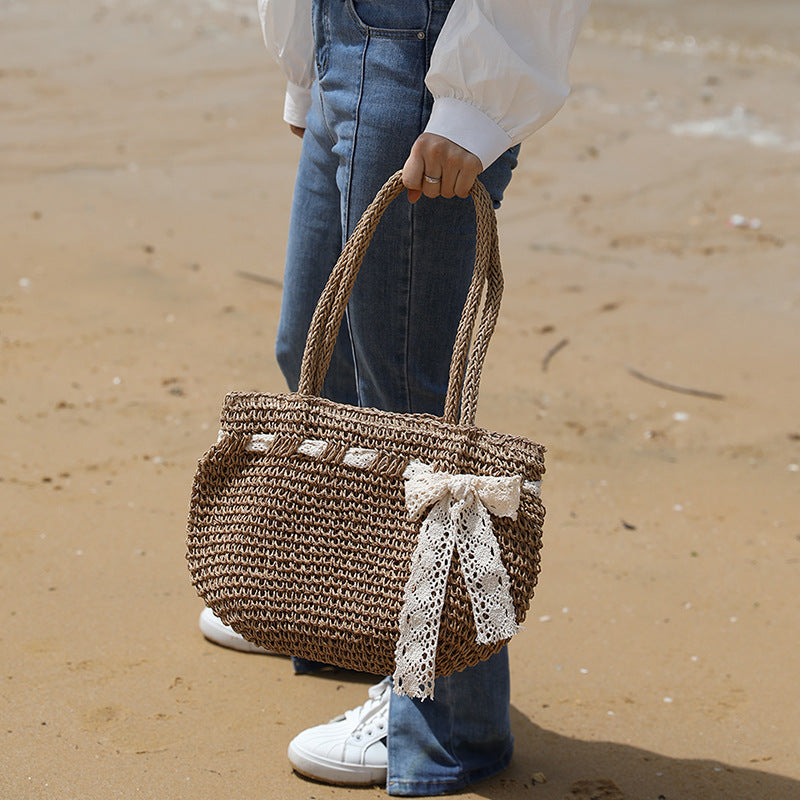 Damen Handgeknüpfte Strandtasche mit feinem Spitzenakzent Brehn