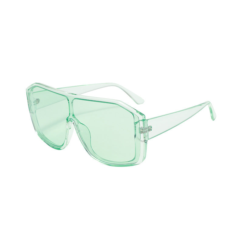 Damen Oversized Sonnenbrille mit robustem Rahmen und stylischem Design Brehn