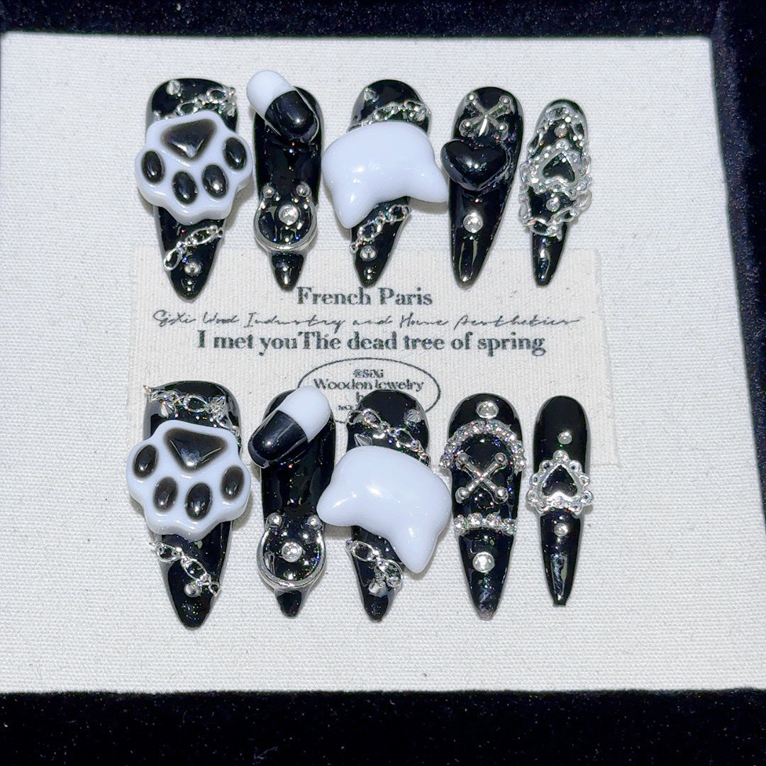 Glamouröse dekorative Nagelverzierungen