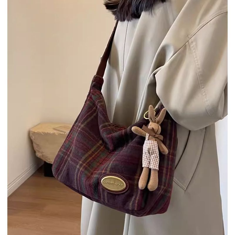 Gemütliche Karierte Schultertasche Brehn