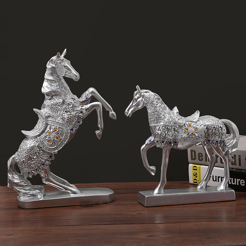 Elegante und kunstvolle Pferdefigur Brehn