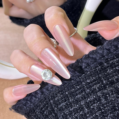 Glamouröses Press-On Nagelkunst-Set mit stylishen Edelstein-Akzenten Brehn