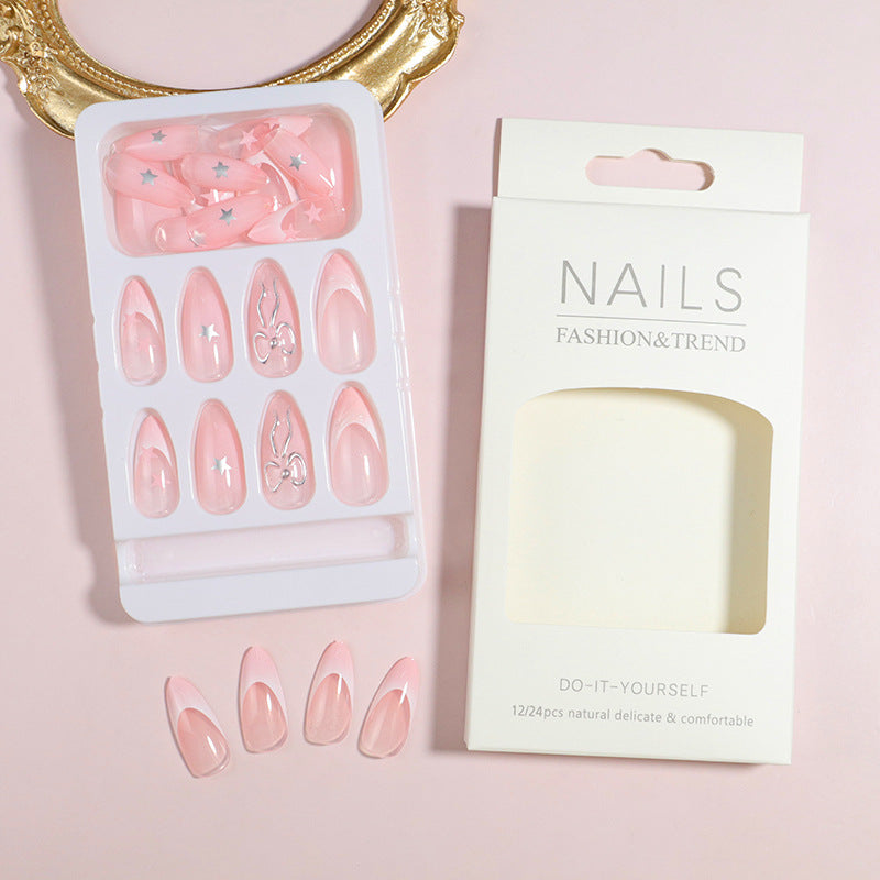 Premium Press-On Nail Set mit dekorativen Akzenten Brehn