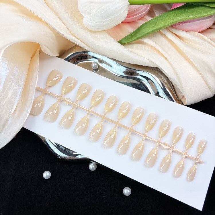 Natürlicher Glänzender Press-On Nagelset Brehn