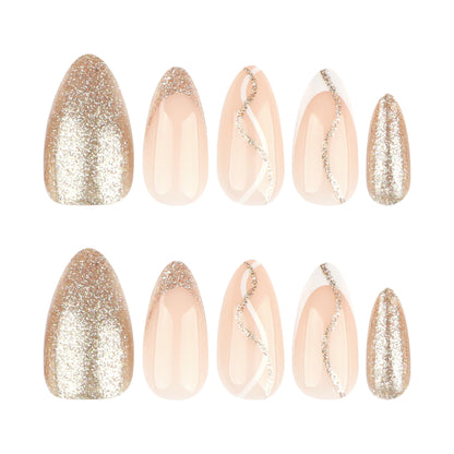 Kunstvolle Nagelkunst mit elegantem Gold-Design Brehn