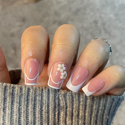 Dekoratives Aufklebe-Nageldesign Brehn
