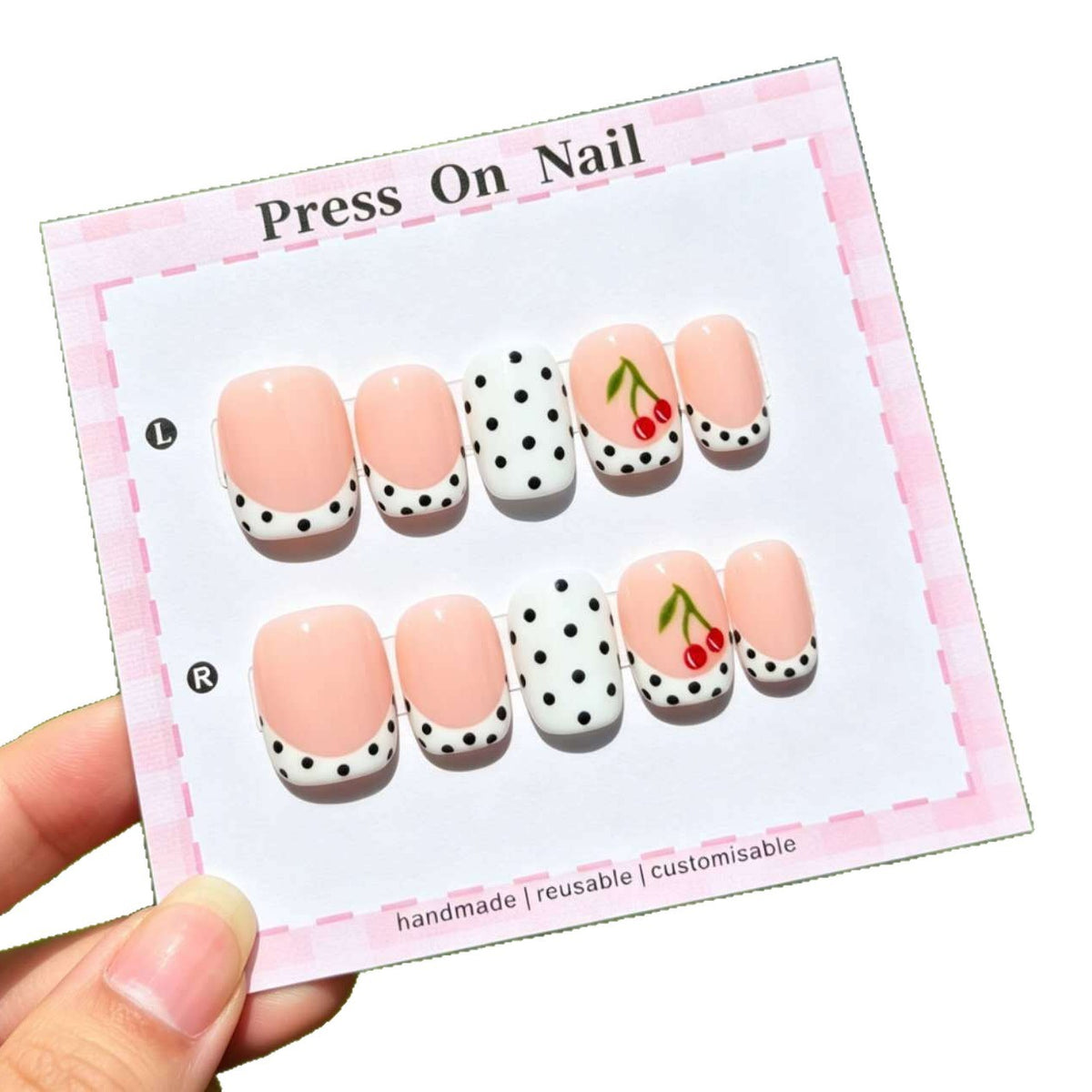 Dekoratives Press-On Nagelkunstset mit Kirsch- und Punktedesign