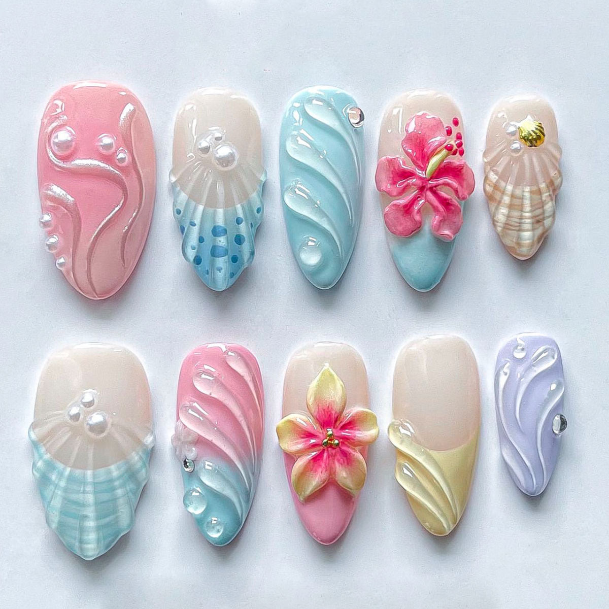 Dekorative 3D Blumen- und Muschel-Press-On-Nagelkunst Brehn