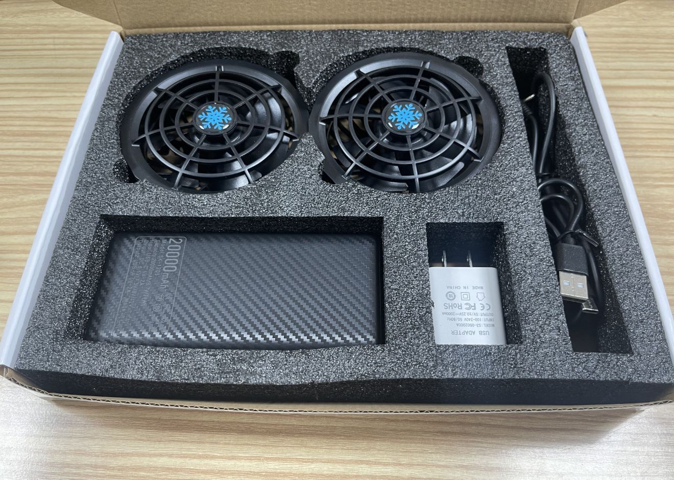 Unisex nan tragbare Doppel-USB Kühlstation mit integrierter Powerbank und USB Ladeadapter Brehn