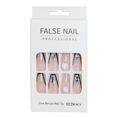 Dekorativer Press-On-Nagelset mit 3D-Akzenten Brehn