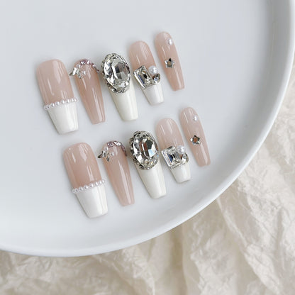 Dekoratives Press-On-Nagelkunst-Set mit Strassverzierungen