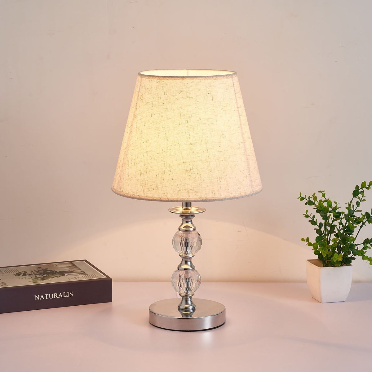 Elegante Tischlampe  1788617625